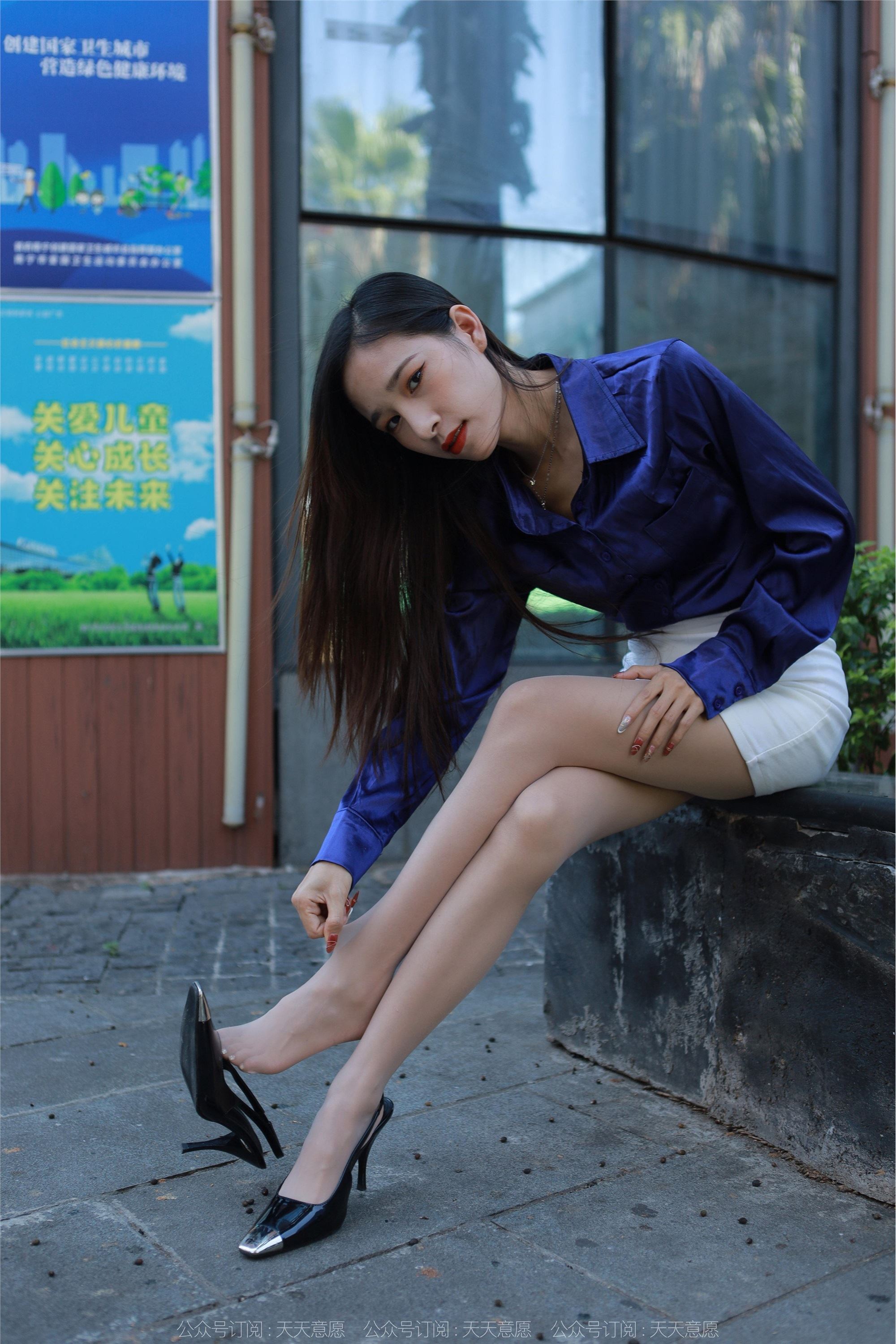 IESS异思趣向  2022.11.06 丝享家 1260 美子《白裙街拍》